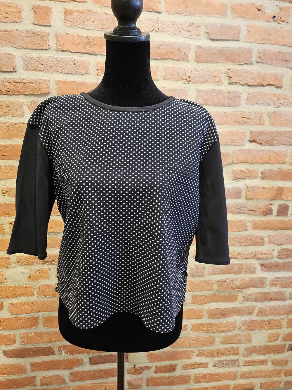 lululemon athletica Black and White Polka Dot Short Sleeve Top